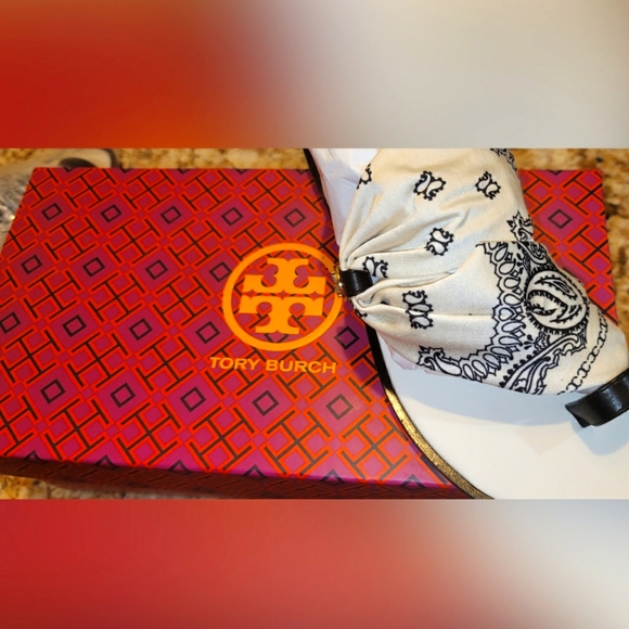 Selby Scarf Sandal - Picture 2 of 7